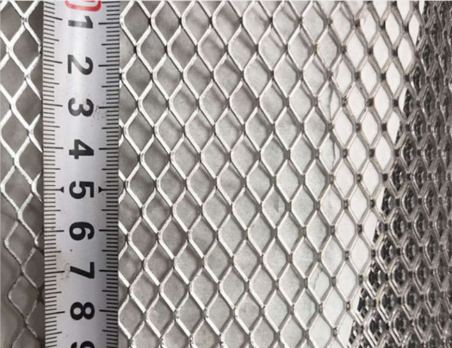 0.7mm 1.25kg/M2 γαλβάνισαν το επεκταθε'ν φύλλο αργιλίου πλέγματος 4x8 μετάλλων 0